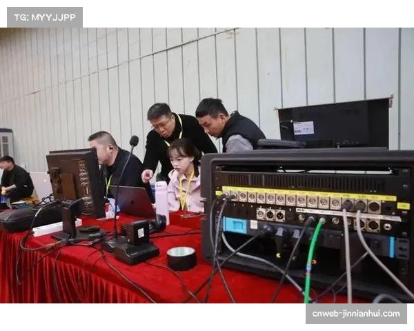 俱乐部工作人员幕后付出,保障赛事运行 俱乐部工作人员幕后付出,保障赛事运行