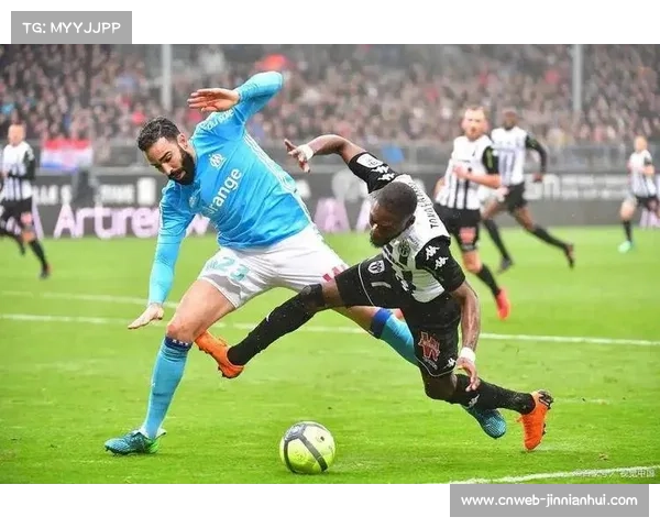 马赛客场战绩波动，高位逼抢战术暴露防守空档