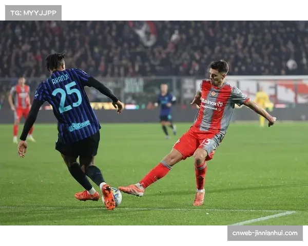 泽林斯基世界波扩大比分，国米中场控制力压制克雷莫纳反扑