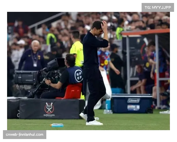 汉堡更衣室被曝存在派系斗争,部分球员不满主教练波尔津保守战术 汉堡更衣室被曝存在派系斗争,部分球员不满主教练波尔津保守战术